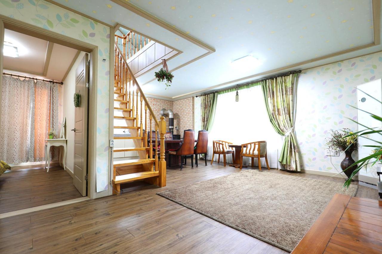Yeowoogneul Pension Чхунчхон Экстерьер фото