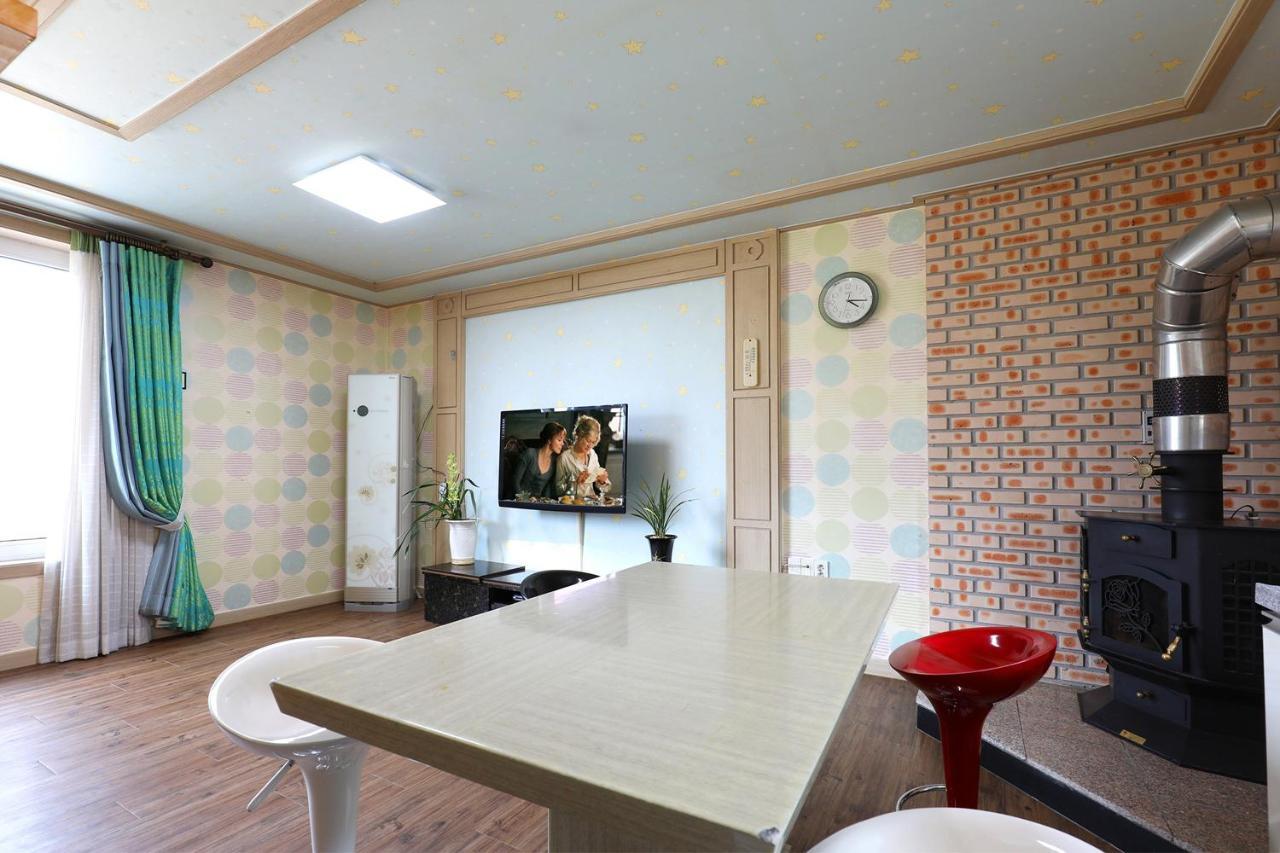 Yeowoogneul Pension Чхунчхон Экстерьер фото